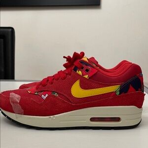 NIKE AIR MAX 1 PRINT “AHOLA PACK IN UNIVERSITY RED” SNEAKERS WOMENS SIZE 6.5